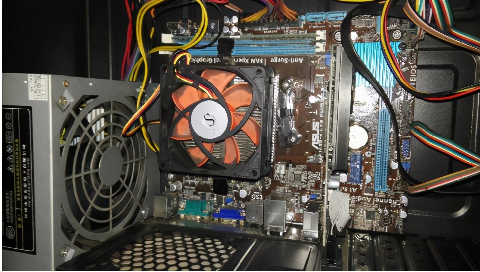 电脑开机黑屏怎么彻底解决,电脑主机电源闪烁但是电脑黑屏