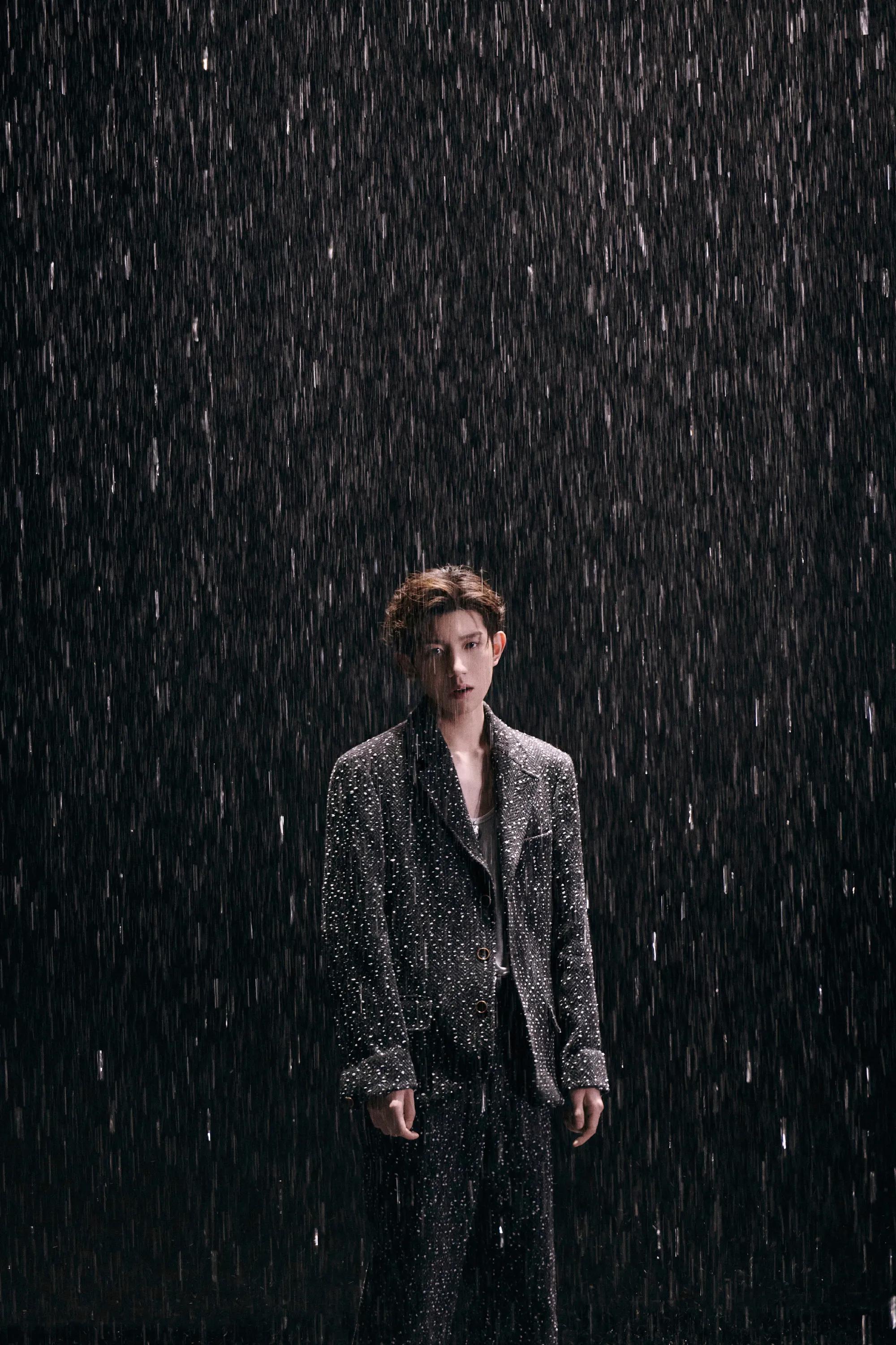 王源重回母校上课,王源回到最初的地方