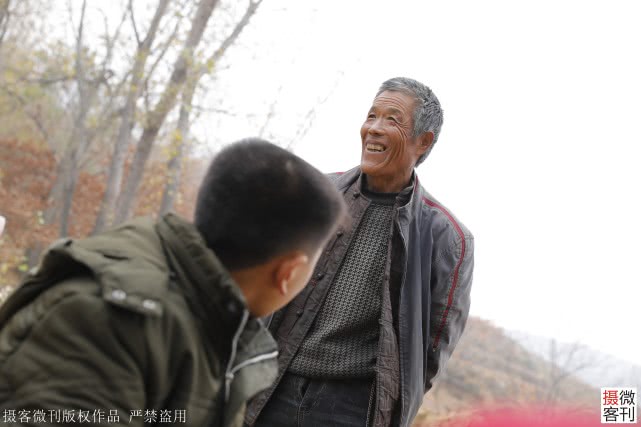 6旬大叔养侄子侄女至今未娶相亲30次遭拒：丢了俩拖油瓶就跟你过