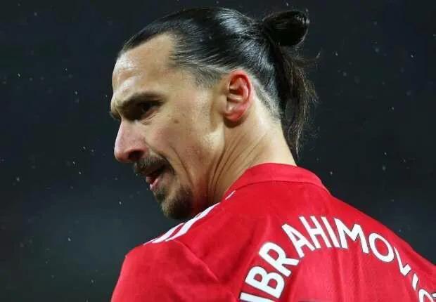 球场夜空中最亮的星,足球史上十大令人感动的球星