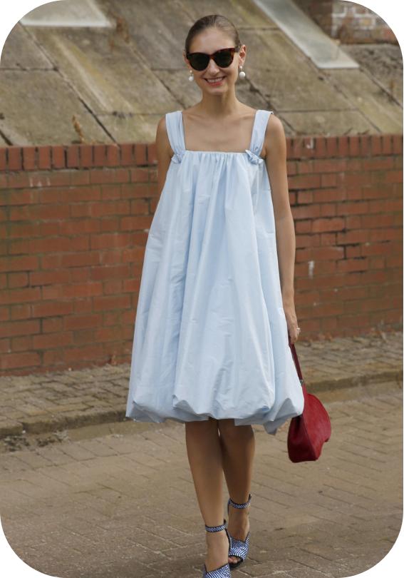 小仙女夏季减龄娃娃裙套装穿搭 (娃娃裙穿搭显瘦减龄)