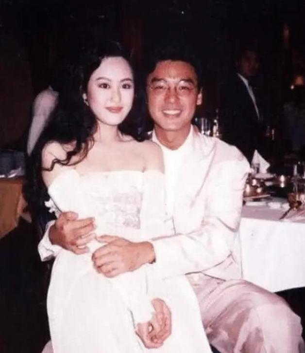 败家港星章小蕙的坎坷人生,58岁章小蕙依然贵气十足