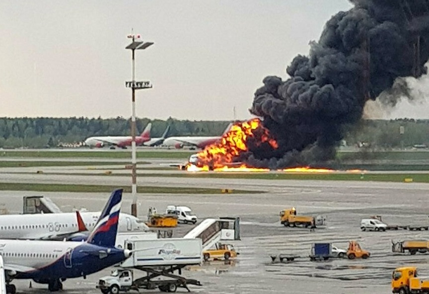 ssj100鑸彮浜嬫晠,ssj100绌洪毦浜嬩欢鏈洪暱