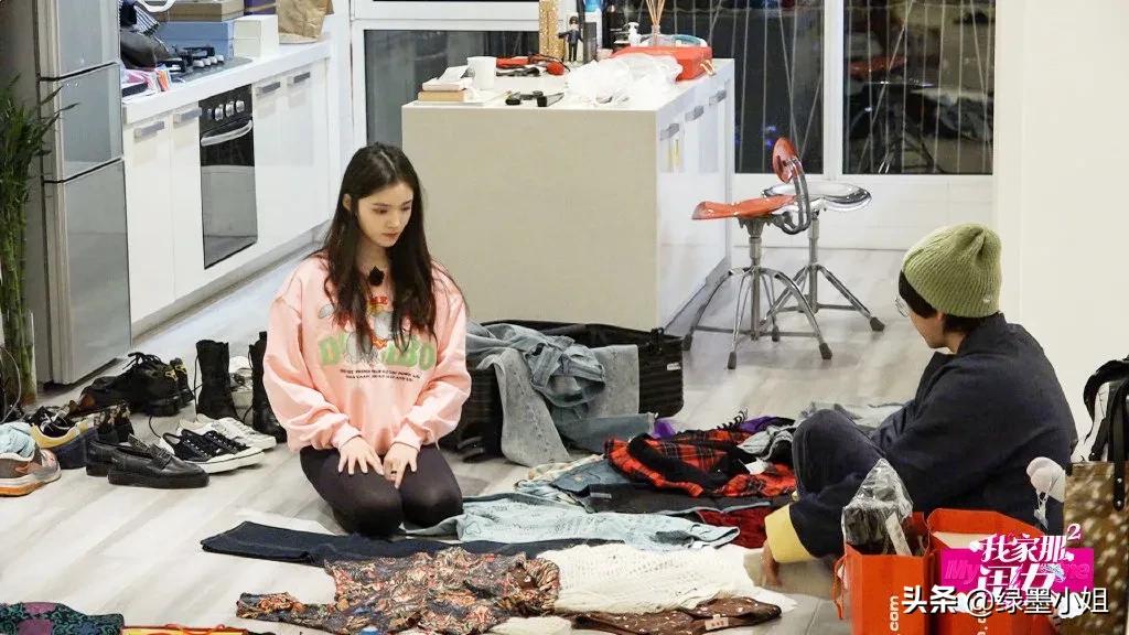 林允重新解锁时尚新看法,林允韩国时尚穿搭