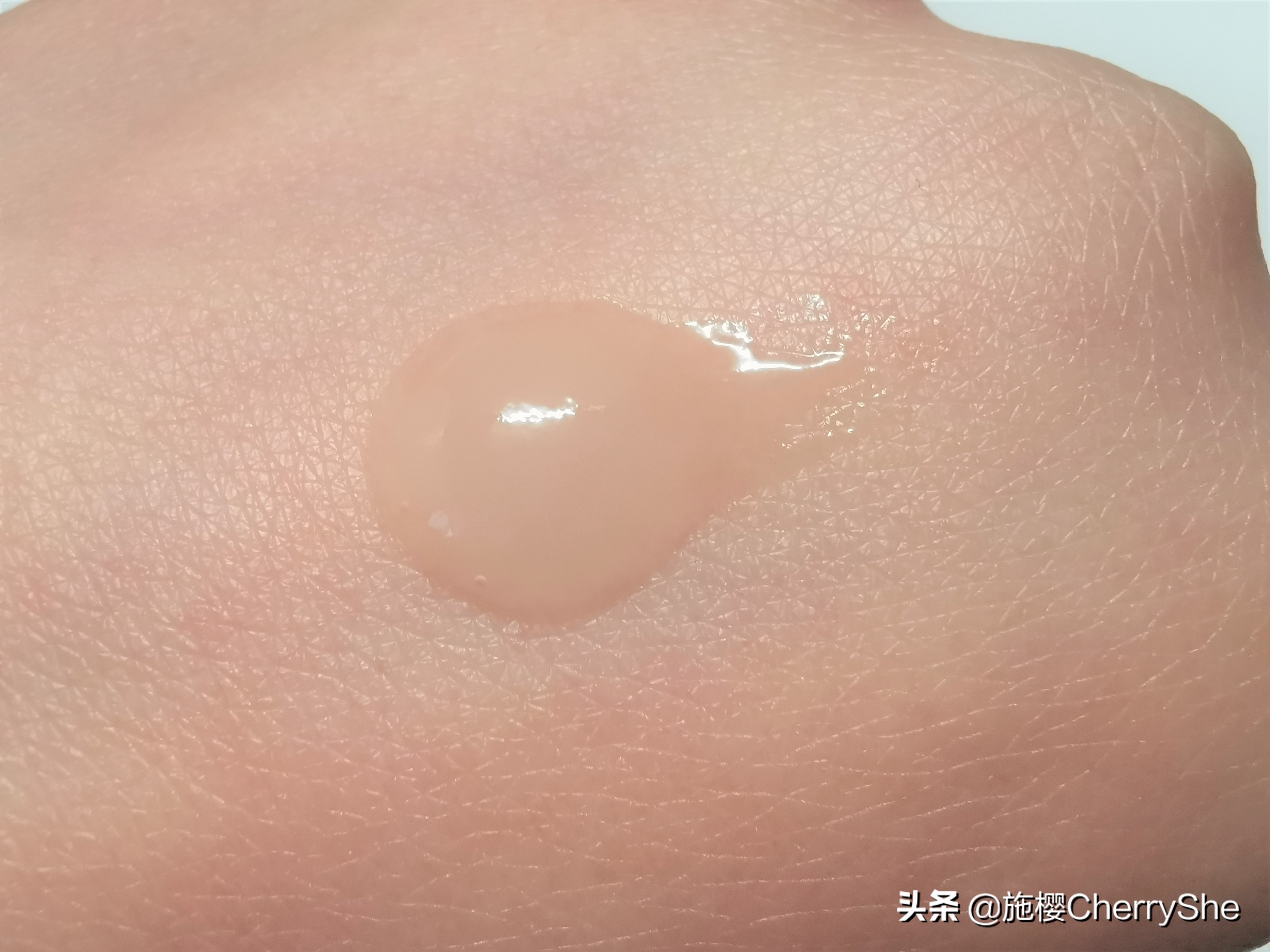欧莱雅注白瓶和olay抗糖小白瓶,欧莱雅注白瓶和小白瓶区别