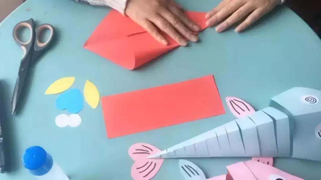 三角形卡通小鱼图片,彩色卡通小鱼图文