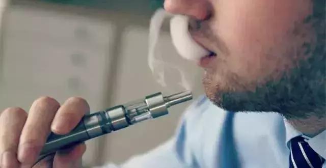用烟戒烟的危害,抽烟可以用电子烟戒掉么