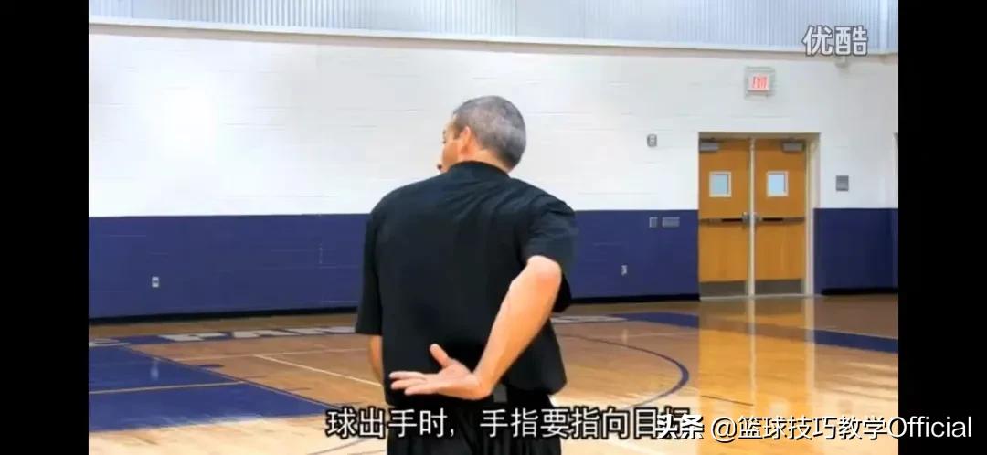 基本传接球姿势,传接球的种类以及动作要领