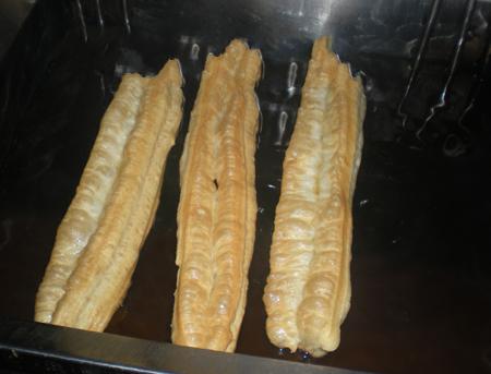 安琪油条膨松剂的使用方法,无矾油条制作及配方全部过程