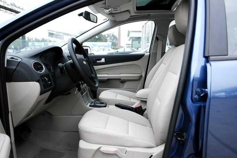 福克斯2012款1.6自动风尚型二手车,代步省油两厢二手车推荐