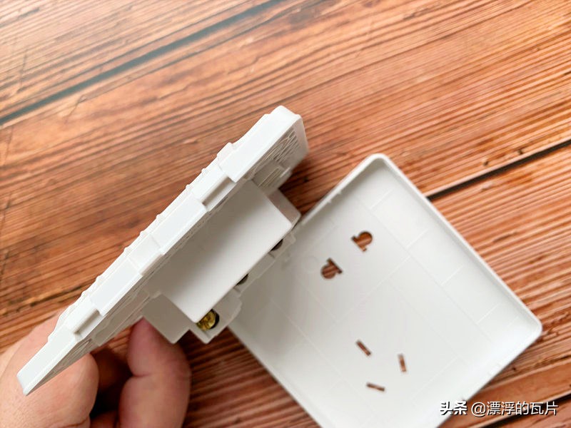 公牛g25开关插座怎么安装,公牛开关插座g12拆装