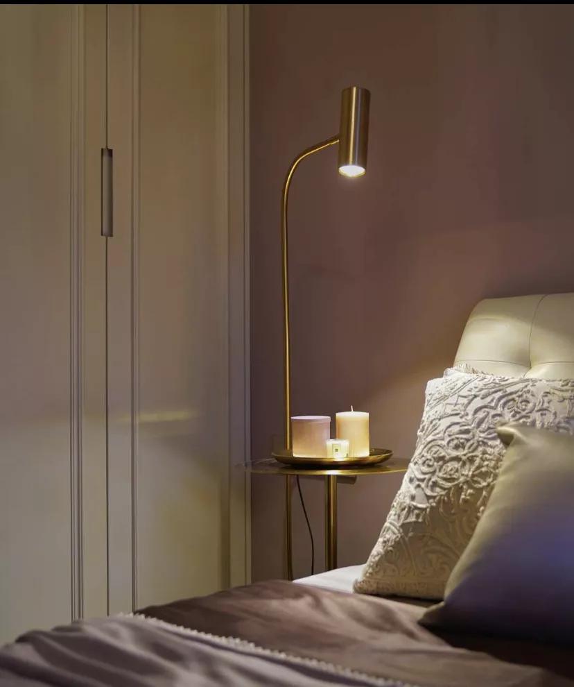 卧室床头柜收纳技巧,小卧室放不下床头柜用什么来收纳