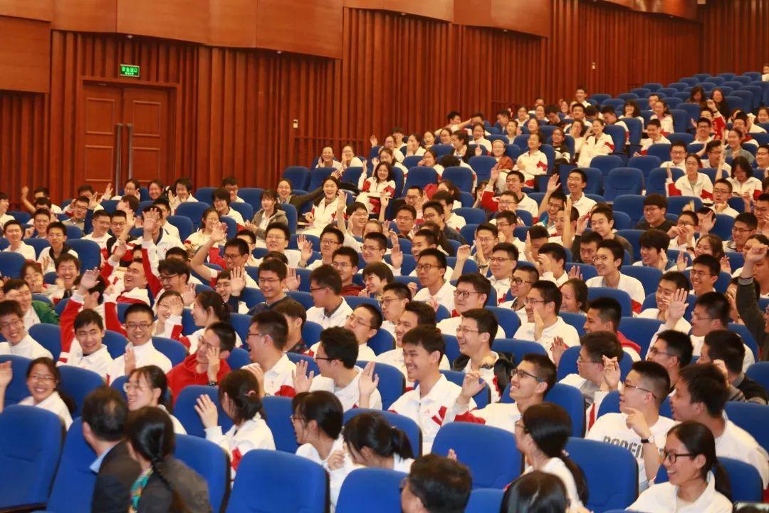 人大附中学生英语水平采访,人大附中学生的英语水平