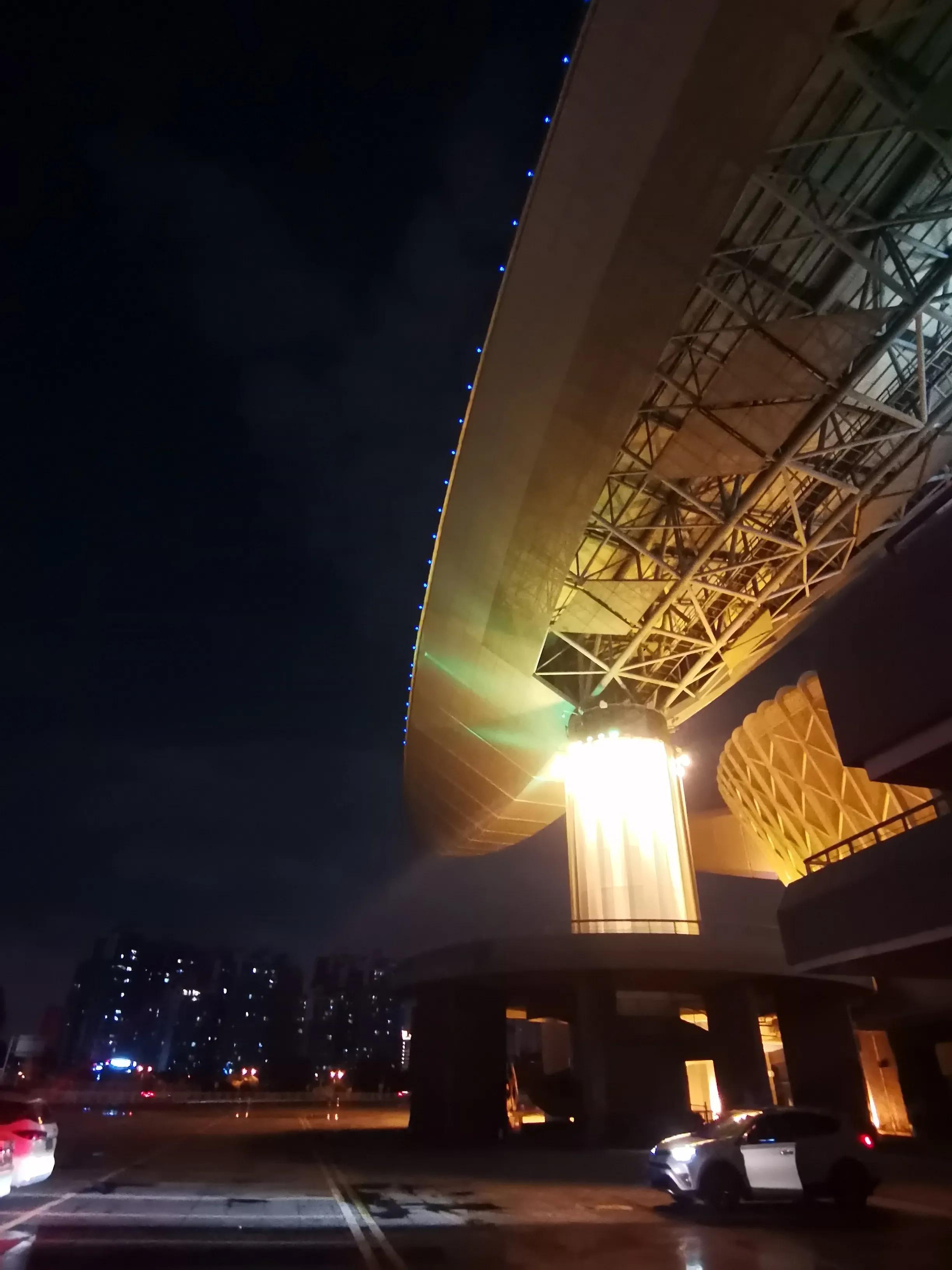 广西体育中心1号足球训练场,南宁足球体育训练基地