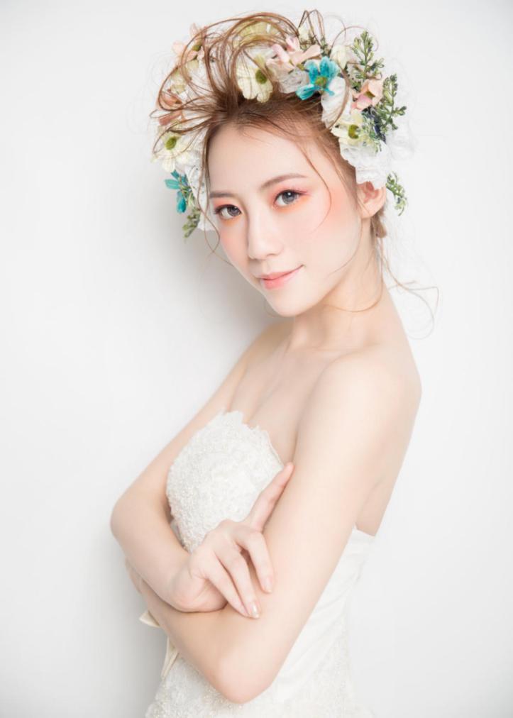 好看的新娘妆的教程,高光妆容新娘妆