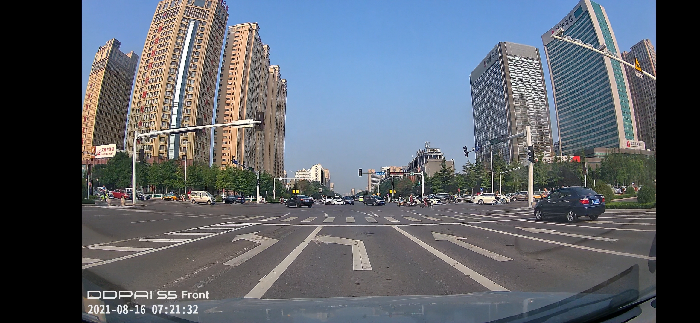 盯盯拍智慧后视镜s5和360的区别,盯盯拍智慧后视镜s5怎么放视频