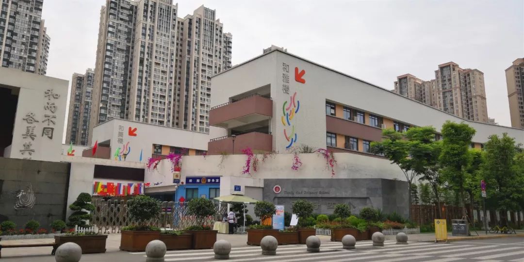 靠近地铁站的二手房源,靠近公园地铁口的房子