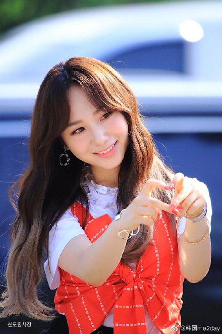 想变成像高桥朱里那样的日系水蜜桃小仙女吗~蜜桃系彩妆必不可少