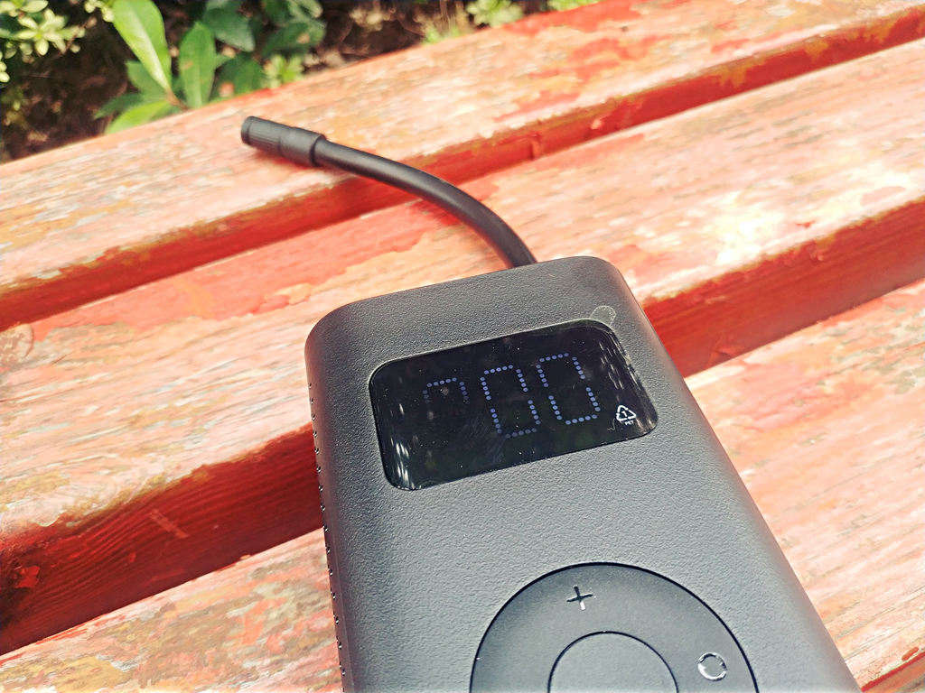 米家充气宝1s与骑行智能充气宝,米家充气宝1s充电时灯乱闪烁