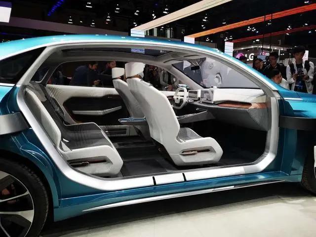 吉利沃尔沃s60新款,吉利美人豹同时期的跑车