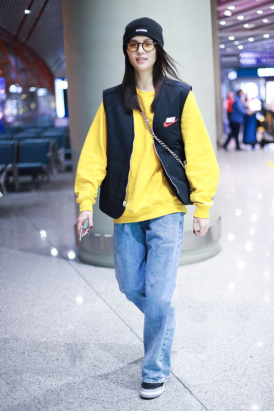 李易峰，吴亦凡等众多明星AJ鞋搭配，潮男潮女一个没少