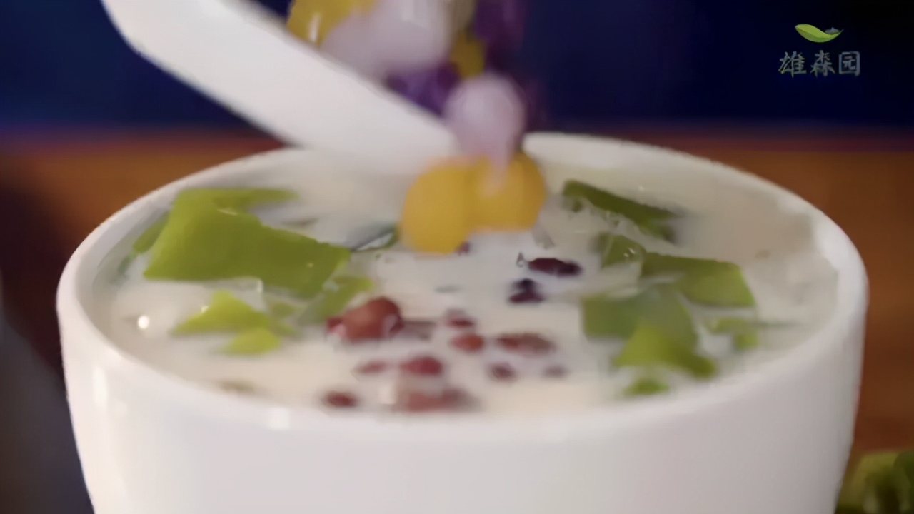树叶也能做出来的凉粉果冻,用树叶做凉粉竟成了名小吃