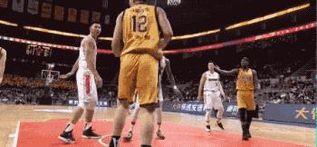 野球场打篮球应该怎么打,野球场遇到脏动作怎么办