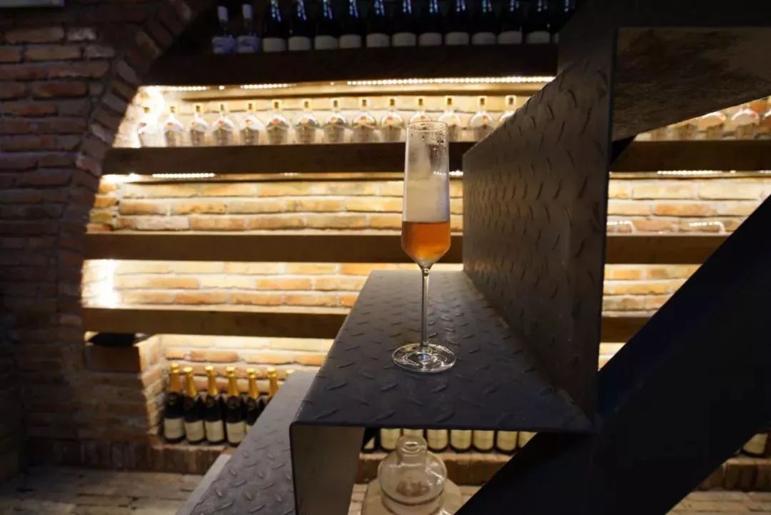 莫干山网红儿童旋转滑梯民宿,莫干山新晋森林亲子民宿无边泳池