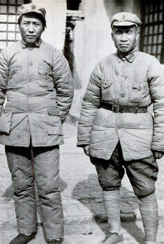 *德朱**——坚决维护*党**的领导核心的光辉典范