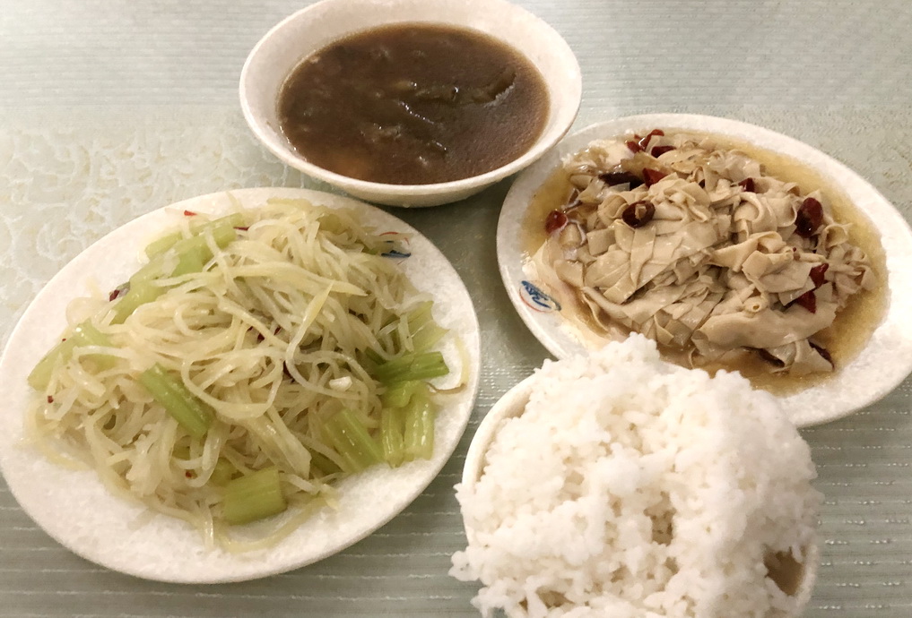 坐绿皮火车去泰山多少钱,坐火车爬泰山要坐到哪里