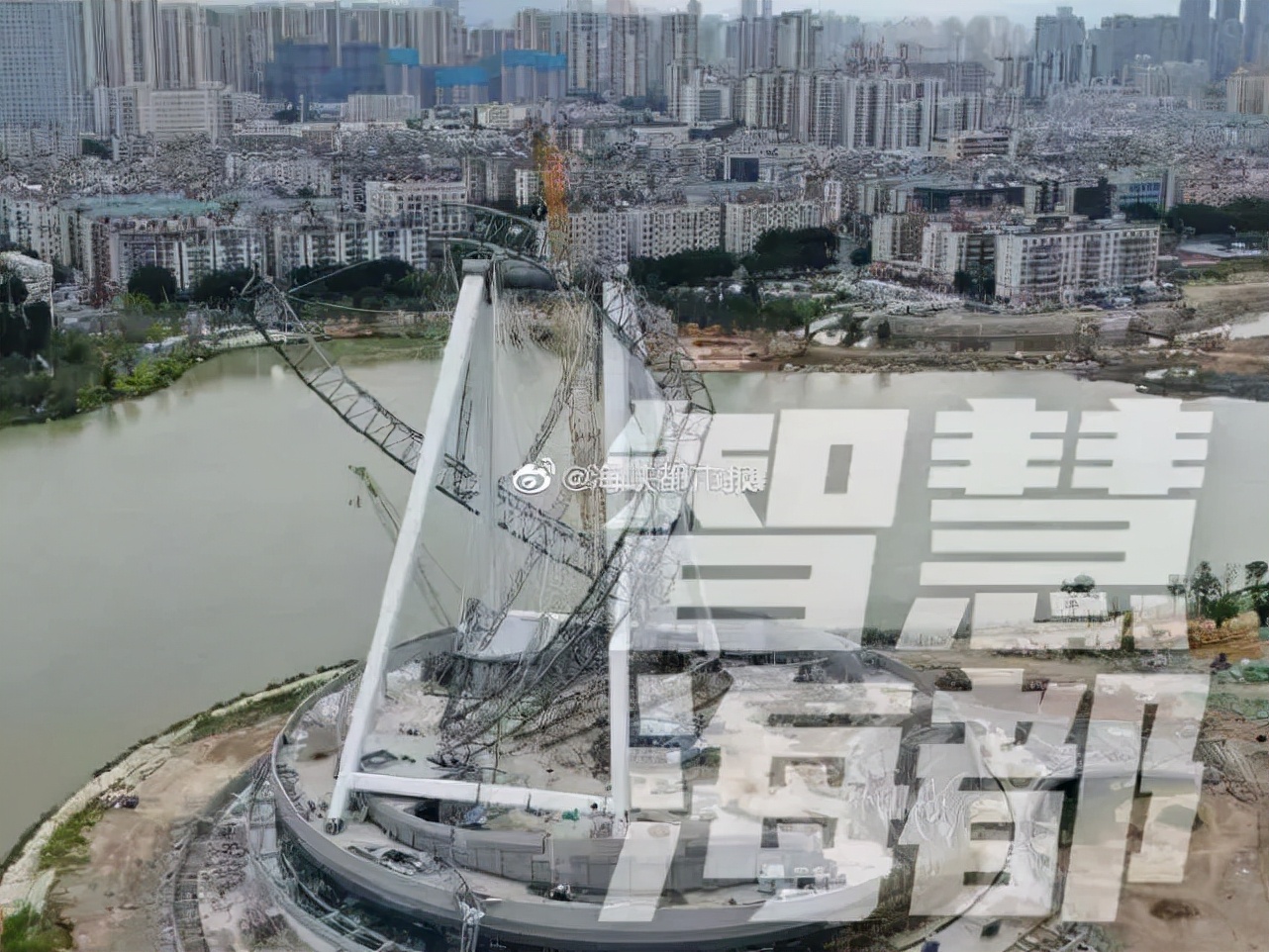 摩天轮垮塌事件,在建摩天轮倒塌人员掉下