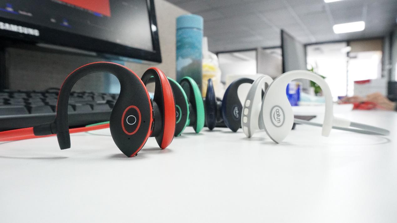 小巧轻便适合女生的一款蓝牙耳机,适合女孩子的蓝牙耳机测评