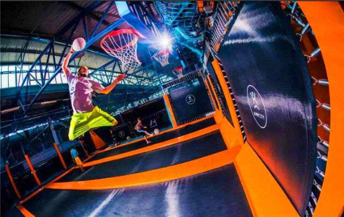 蹦床运动馆团购,阜阳人人汇运动蹦床馆