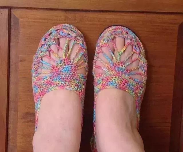 夏天钩的凉鞋,钩一款金鱼休闲凉鞋