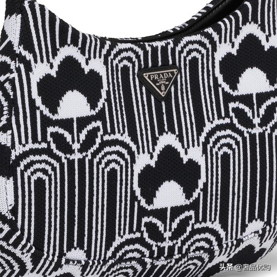 prada新款刺绣宽肩带,prada三角徽标外套
