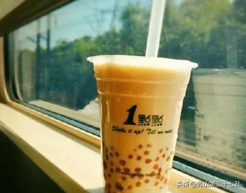 公认“最受追捧”的4款奶茶，一点点落榜，图三只有00后才喝