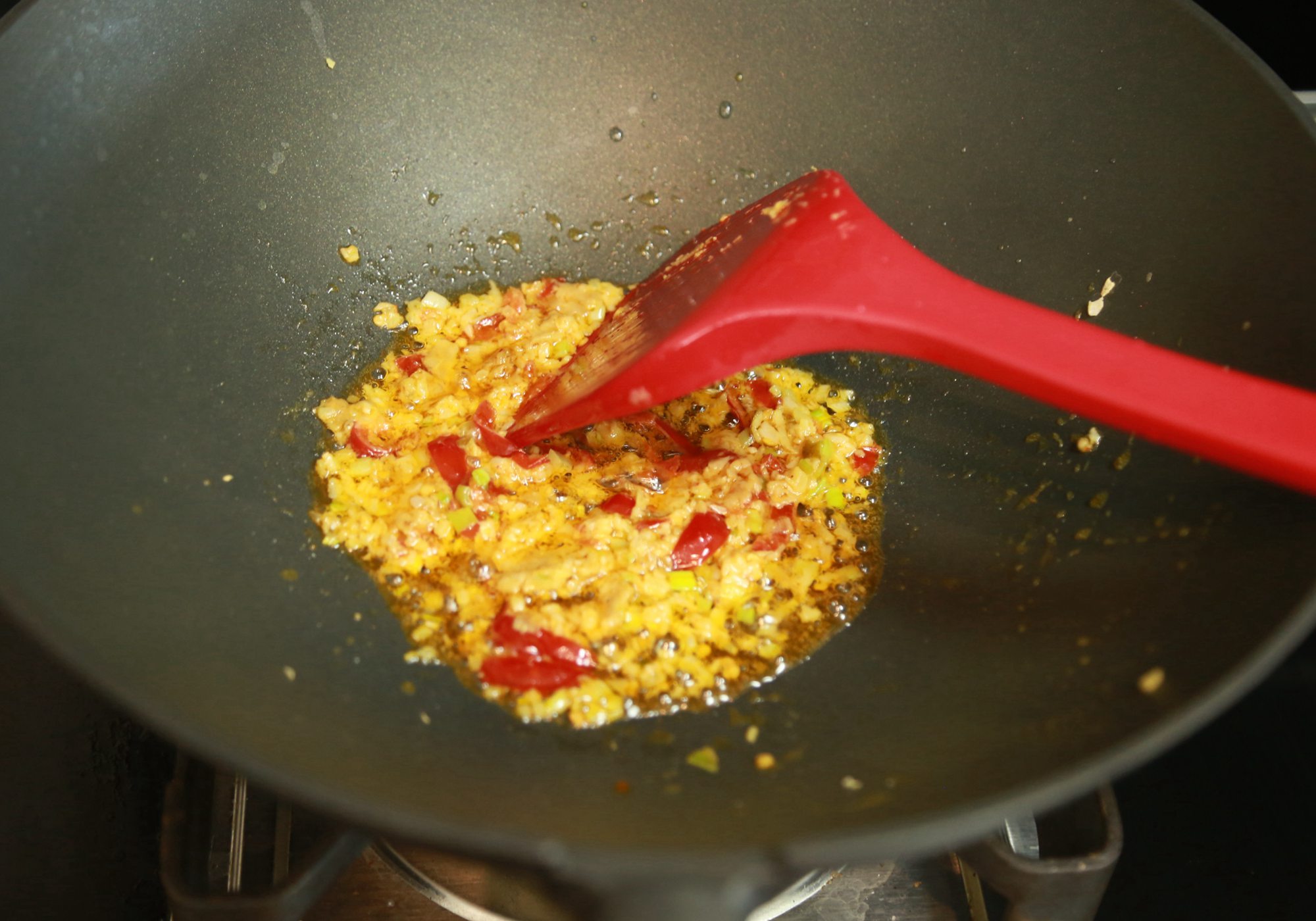 莲藕怎样炒出来脆好吃,莲藕怎么炒才好吃短视频