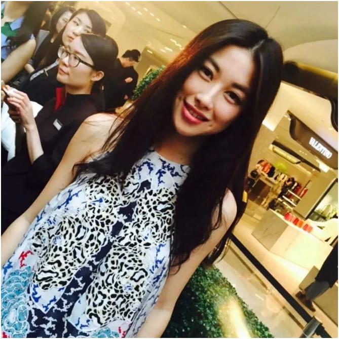 甩顶级富二代，爷爷是少将父亲是富豪，真实的朱珠比赵姬传奇多了