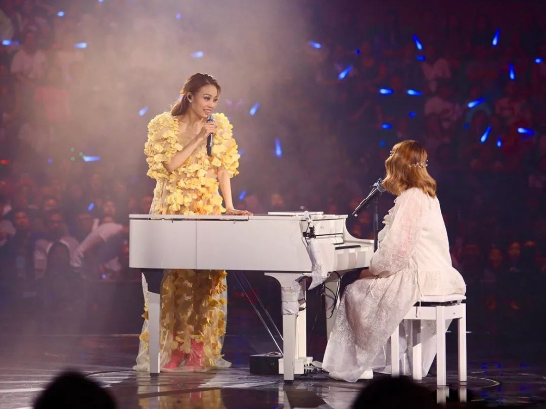 容祖儿张学友刘德华,容祖儿演唱会刘德华出场