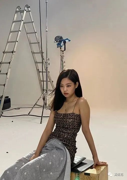 权志龙和jennie约会穿什么鞋,权志龙与jennie的穿搭