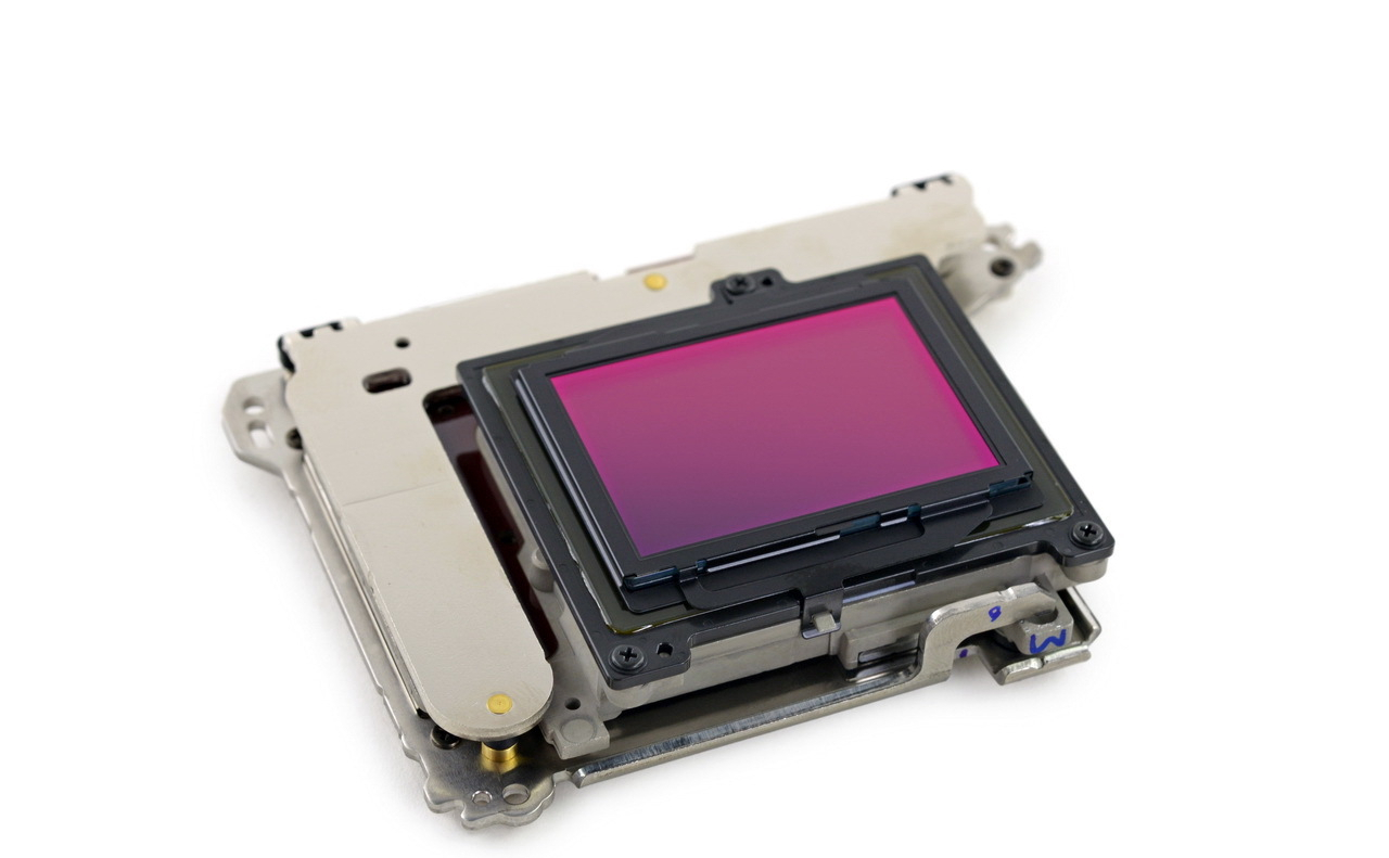 微单与入门级单反怎么选,尼康单反大三元和微单大三元