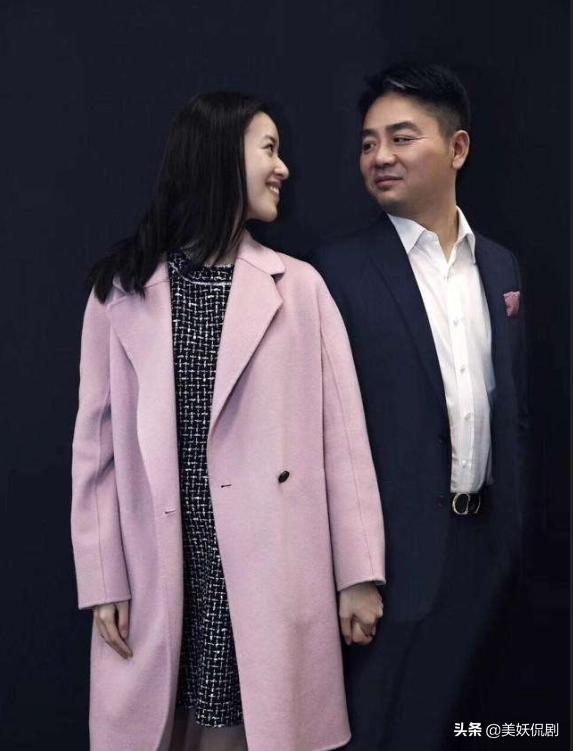 奶茶妹妹与刘强东何时开始恋爱,奶茶妹妹和刘强东亲密