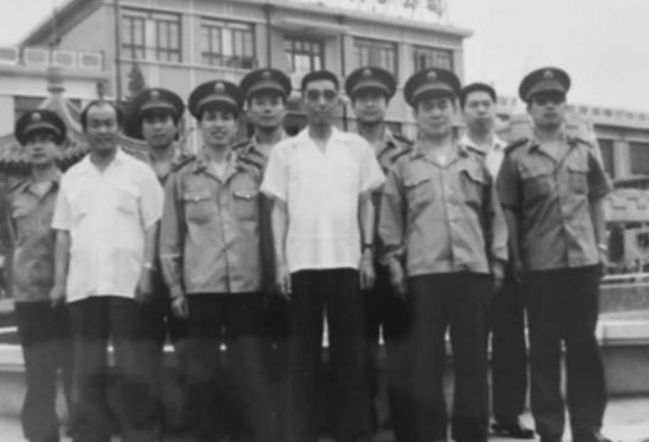 撤村建镇、农民翻身、教授当顾问:大邱庄的神话20年