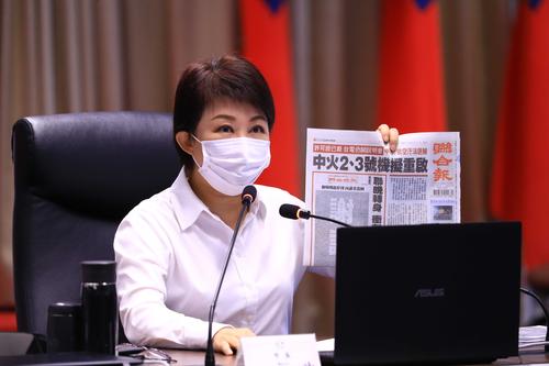 江启臣、朱立伦争国民*党**主席激战正酣，卢秀燕左右为难