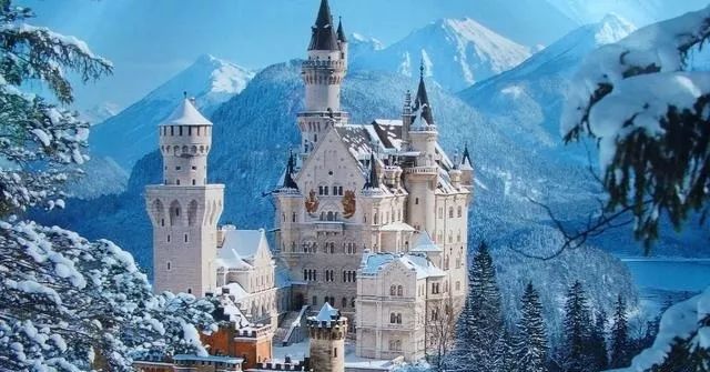 冬天情侣去哪里旅游最适合,适合情侣两三天的短途冬日旅游