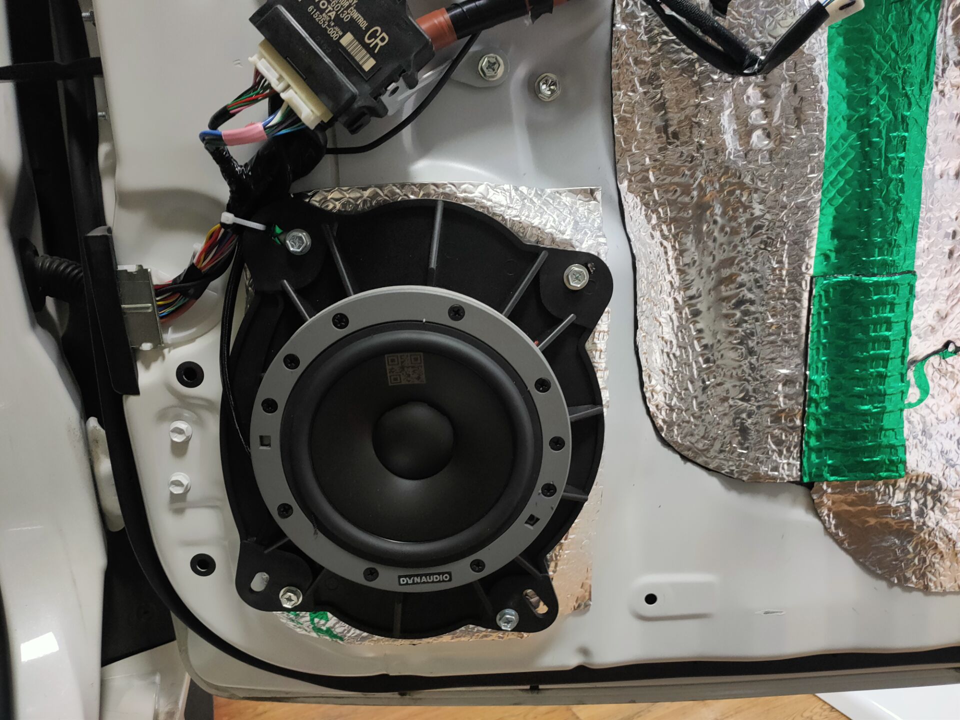 丰田兰德酷路泽汽车音响改装最真实的声音，来源于丹麦丹拿