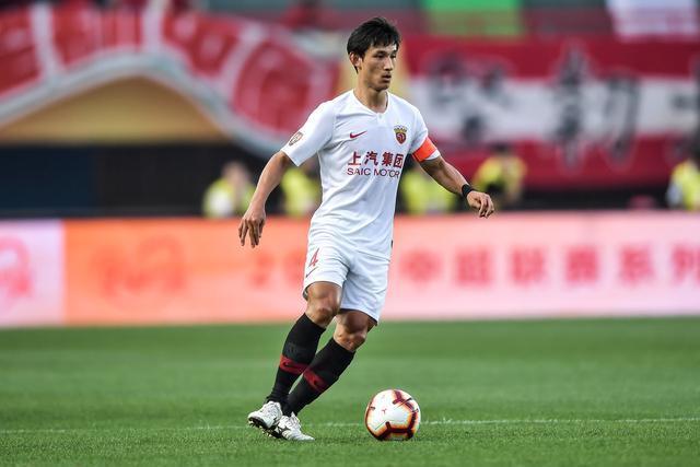 中超右前卫球员排名,中超现役中后卫排名