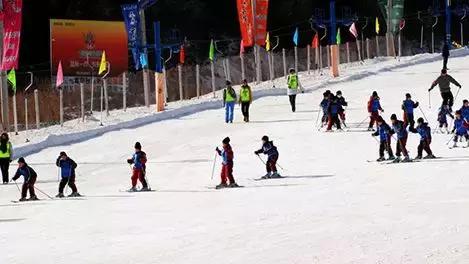北京周边滑雪场推荐,北京莲花山滑雪场门票多少钱