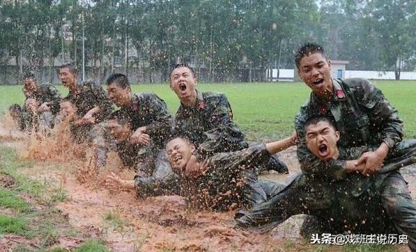 部队军长属于什么公务员级别,部队军长转业到地方是公务员吗