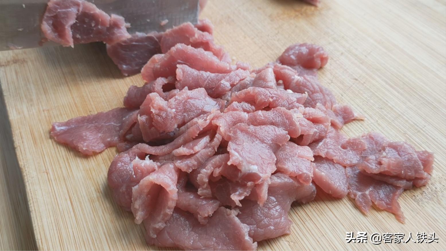 牛肉怎么炒好吃又嫩洋葱炒牛肉,炒牛肉时别直接放盐和料酒